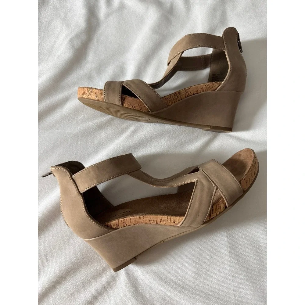 St. John's Bay Nude Suede Wedges‎ Size 7.5, EUC